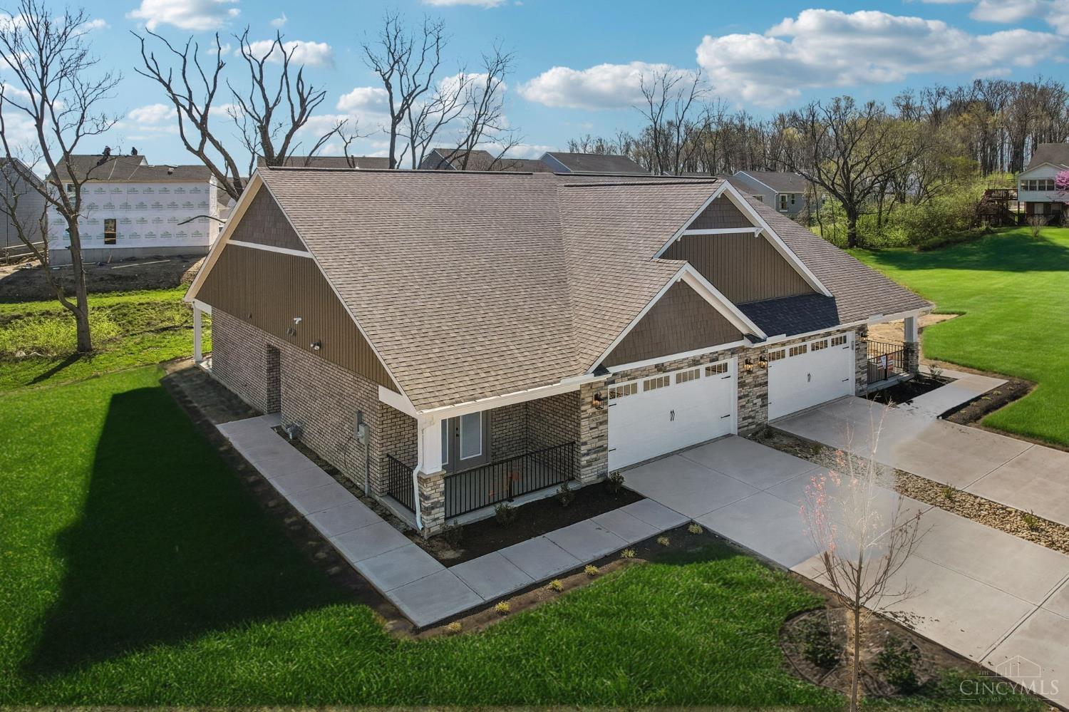 5017 Waterford Lane, Middletown, Ohio image 2