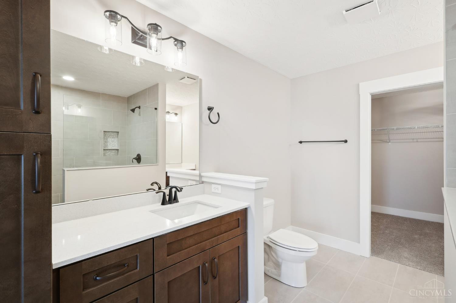 5017 Waterford Lane, Middletown, Ohio image 38