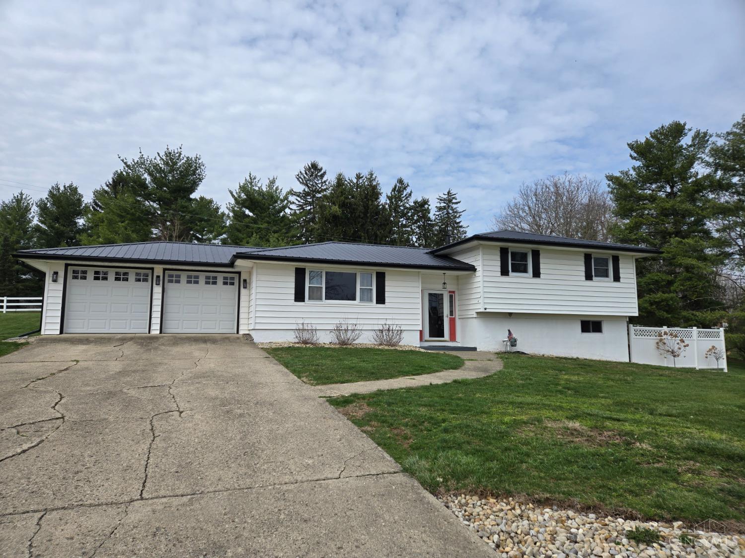 109 Elizabeth Drive, Hillsboro, Ohio image 1