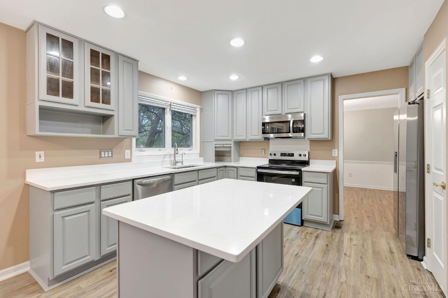 7692 West Lake Drive, West Chester, Ohio image 11