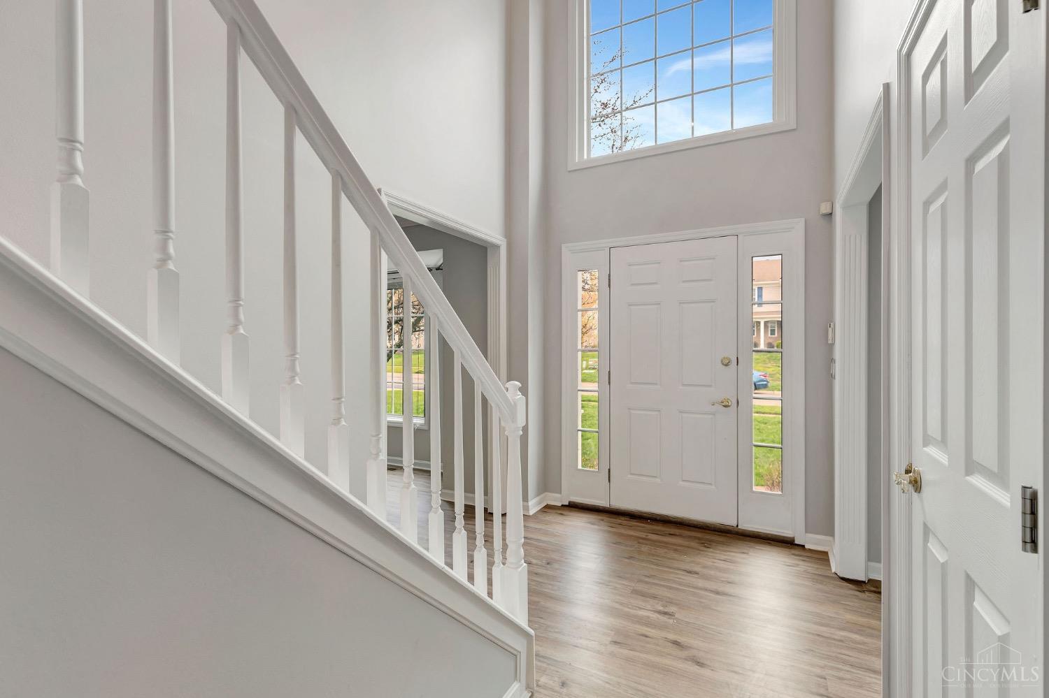 7692 West Lake Drive, West Chester, Ohio image 3
