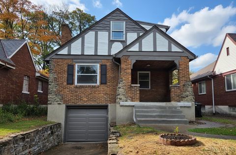 Photo of 5126 Grafton Avenue, Cincinnati, OH 45237 (MLS # 1860290)
