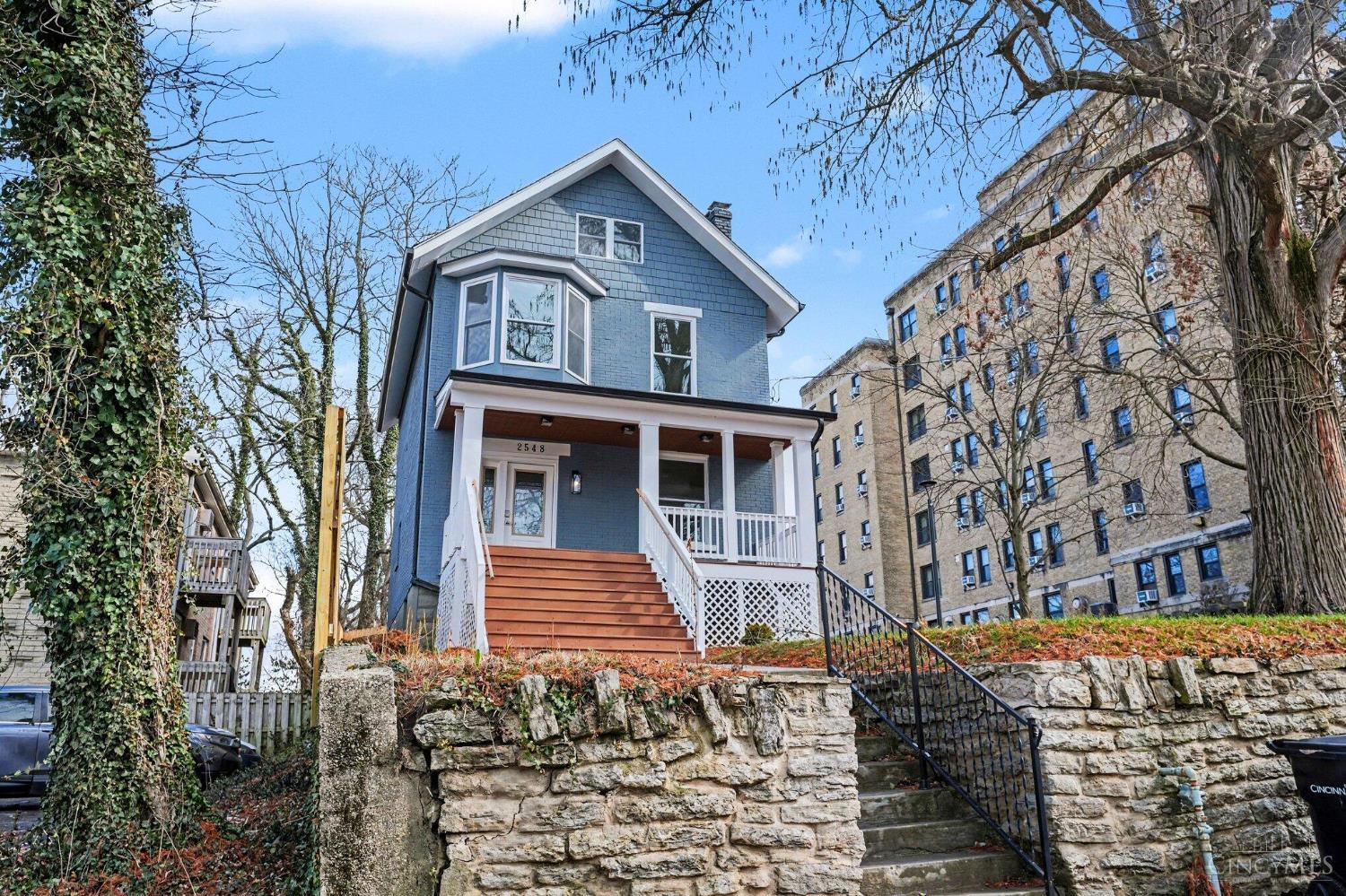 2548 Hackberry Street