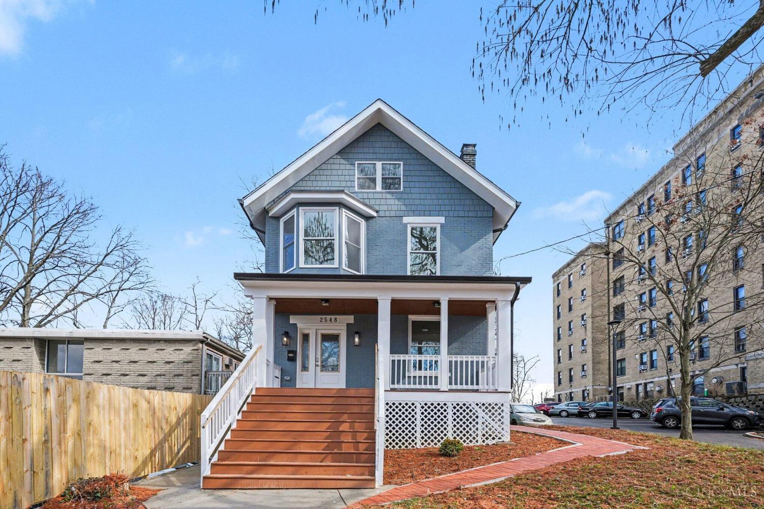 2548 Hackberry Street