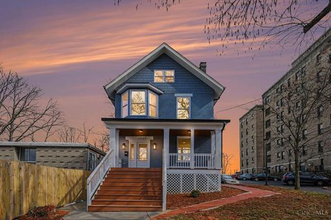 Photo of 2548 Hackberry Street, Cincinnati, OH 45206 (MLS # 1869412)