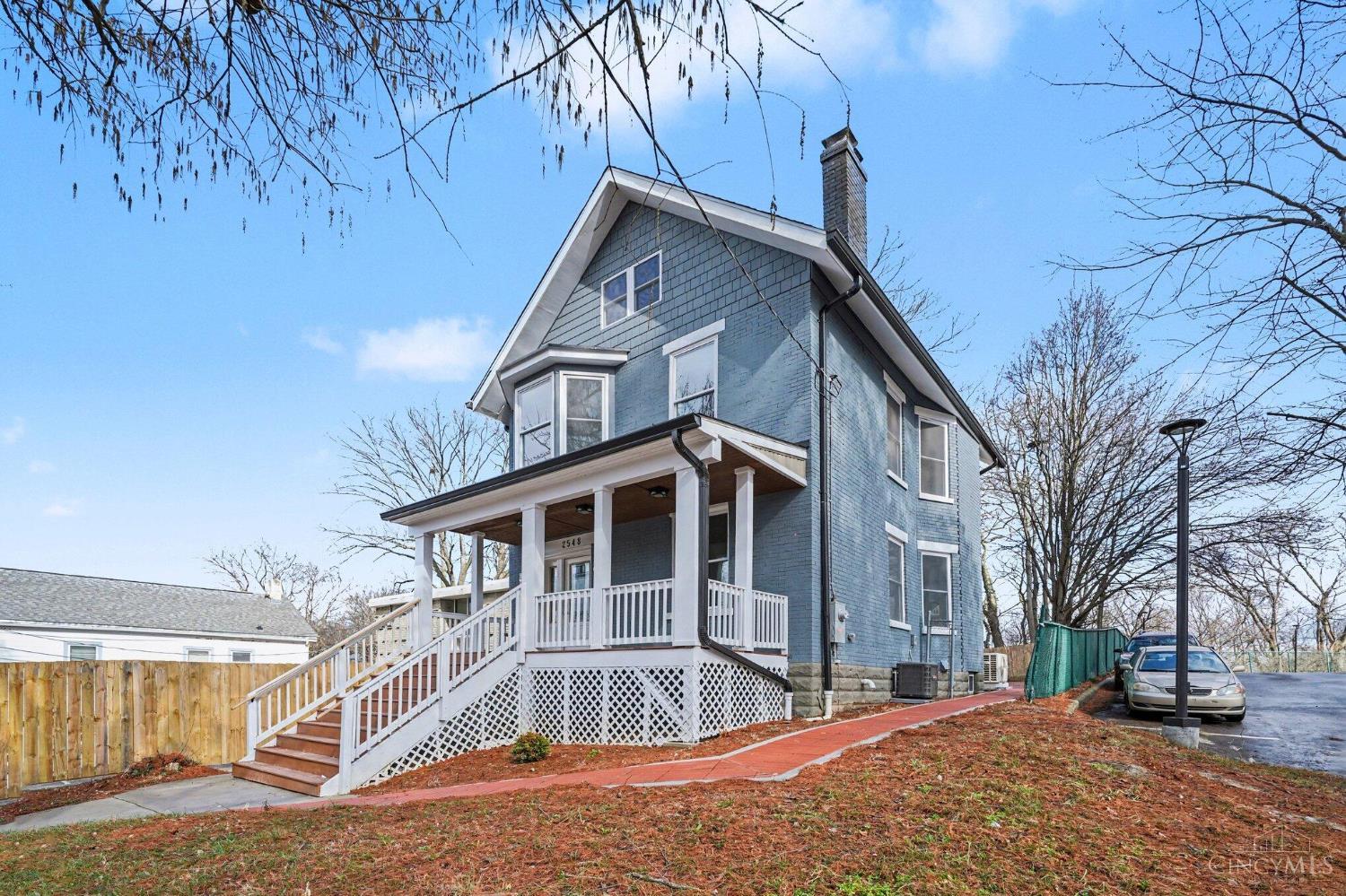 2548 Hackberry Street