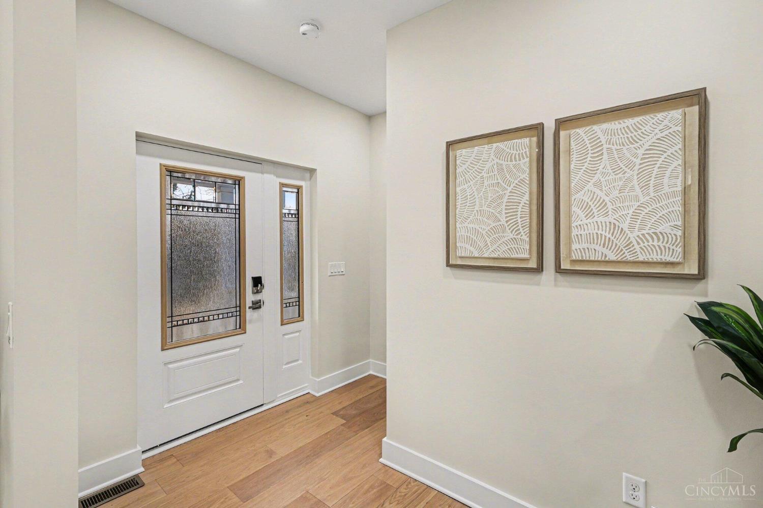 2548 Hackberry Street