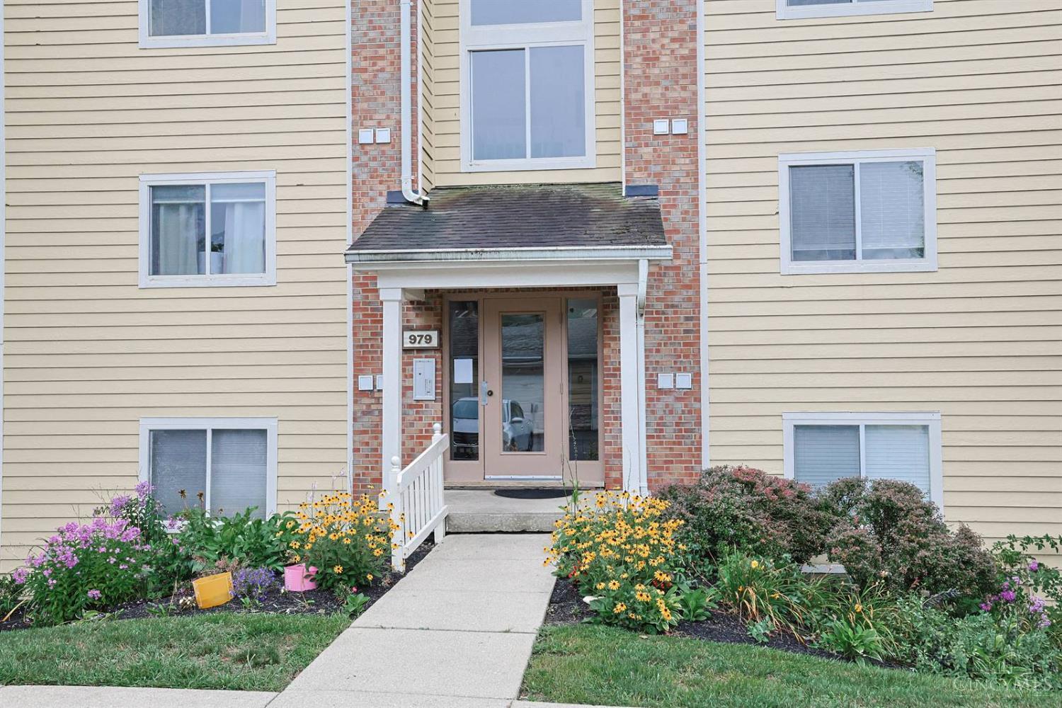 979 Cedar Ridge Drive 11
