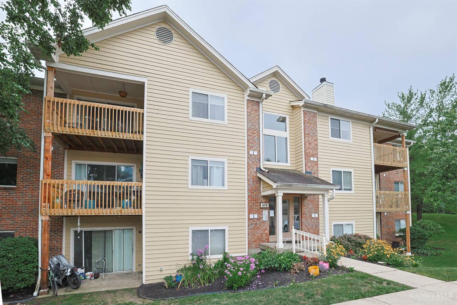 979 Cedar Ridge Drive 11