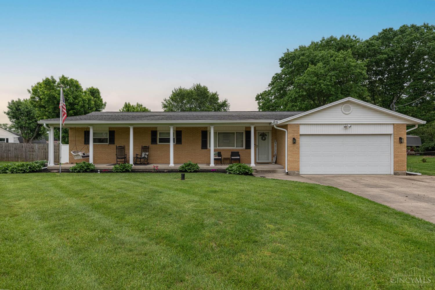 8588 Twincreek Drive, Franklin, Ohio image 1