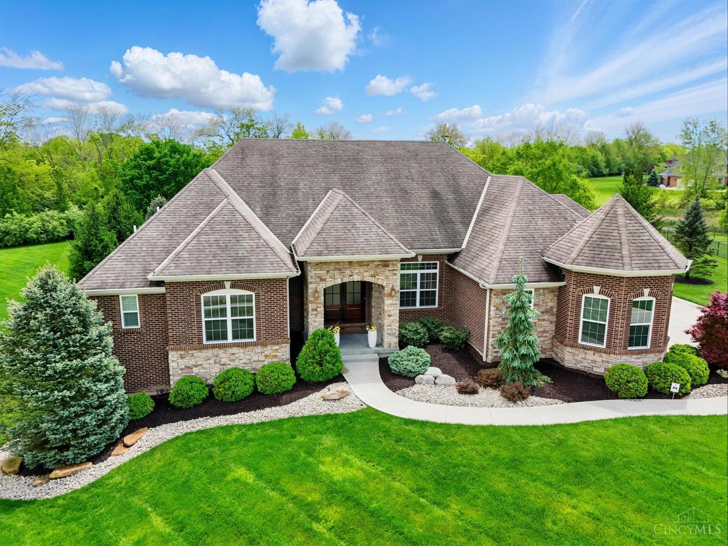 4685 Country Downs Drive, Mason, Ohio image 2