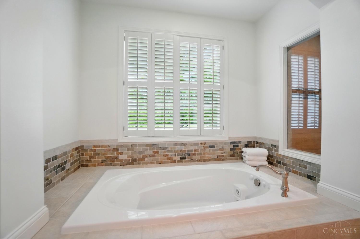 4685 Country Downs Drive, Mason, Ohio image 31