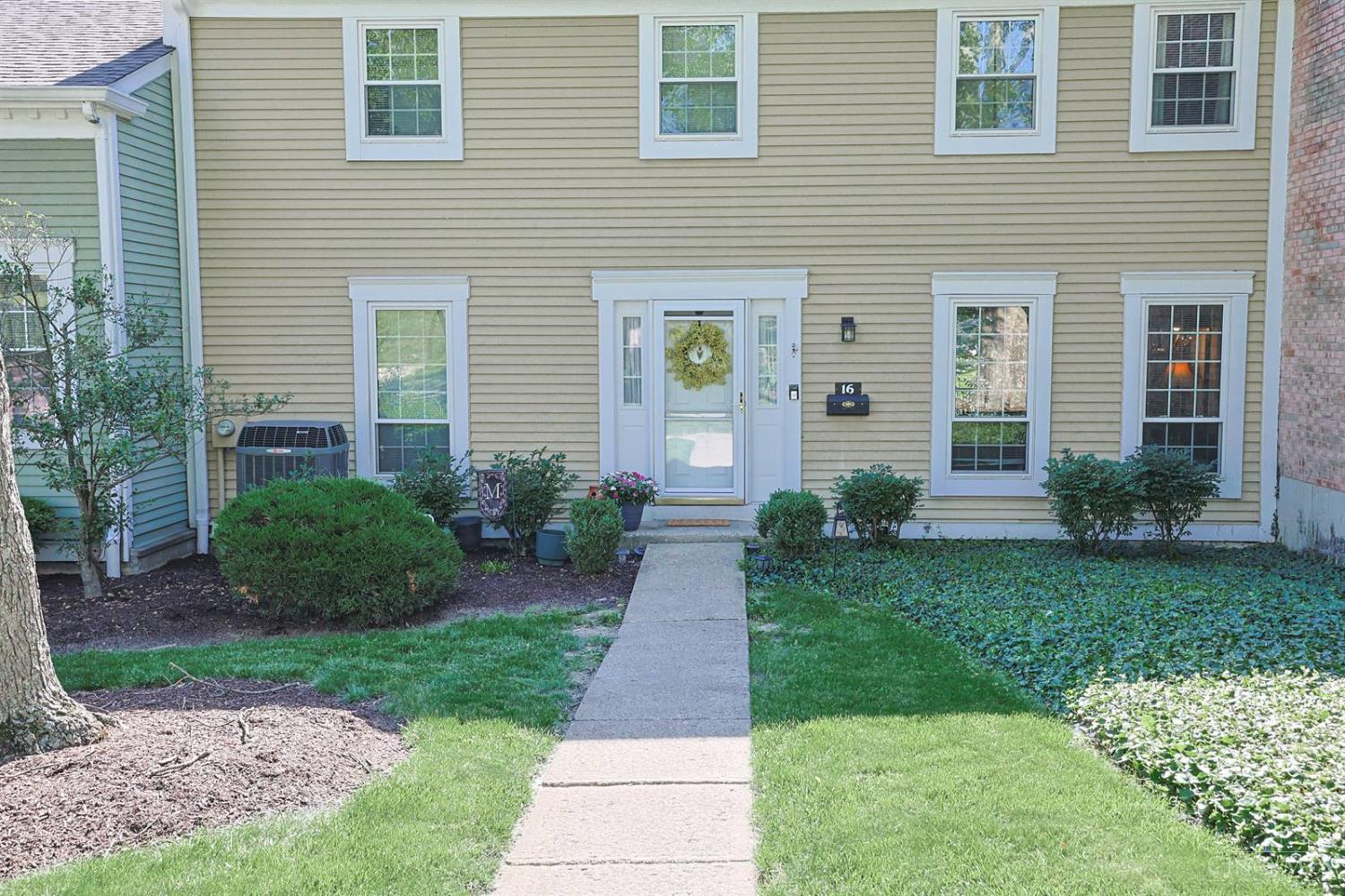 16 N Applewood Court