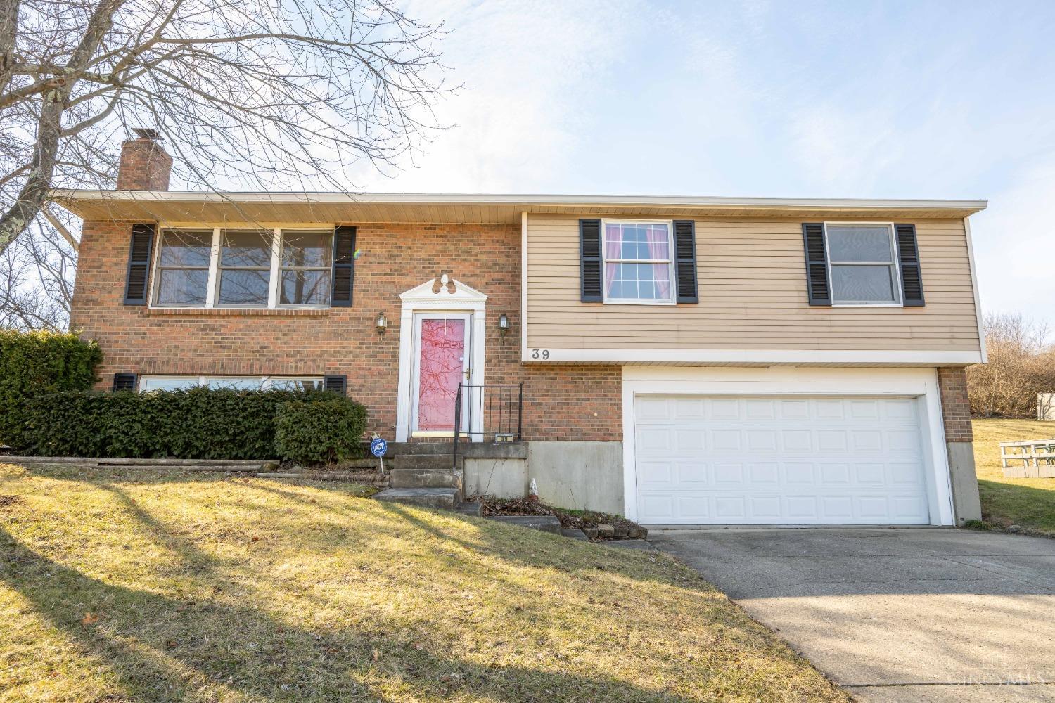 39 Kensington Drive, Hamilton, Ohio image 2