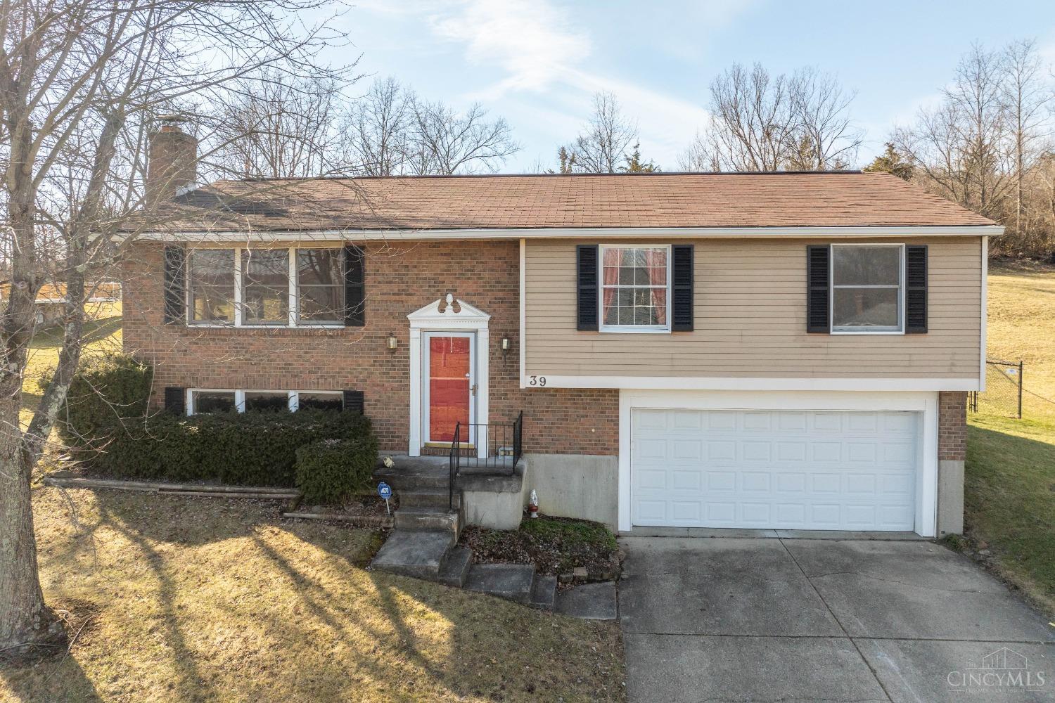 39 Kensington Drive, Hamilton, Ohio image 1