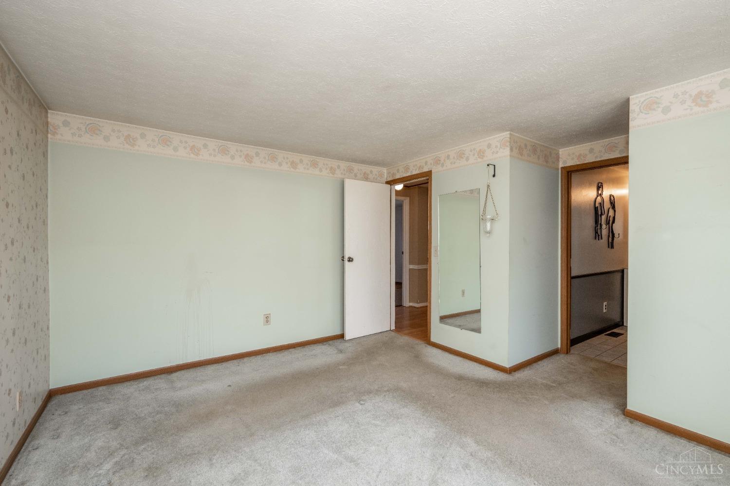 39 Kensington Drive, Hamilton, Ohio image 17