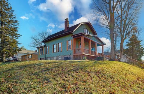 Photo of 6218 Coleridge Avenue, Cincinnati, OH 45213 (MLS # 1854217)