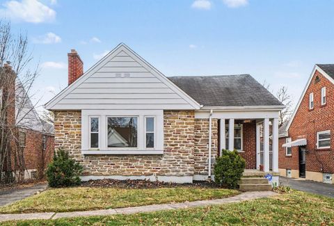 Photo of 1849 Greenbriar Place, Cincinnati, OH 45237 (MLS # 1867186)