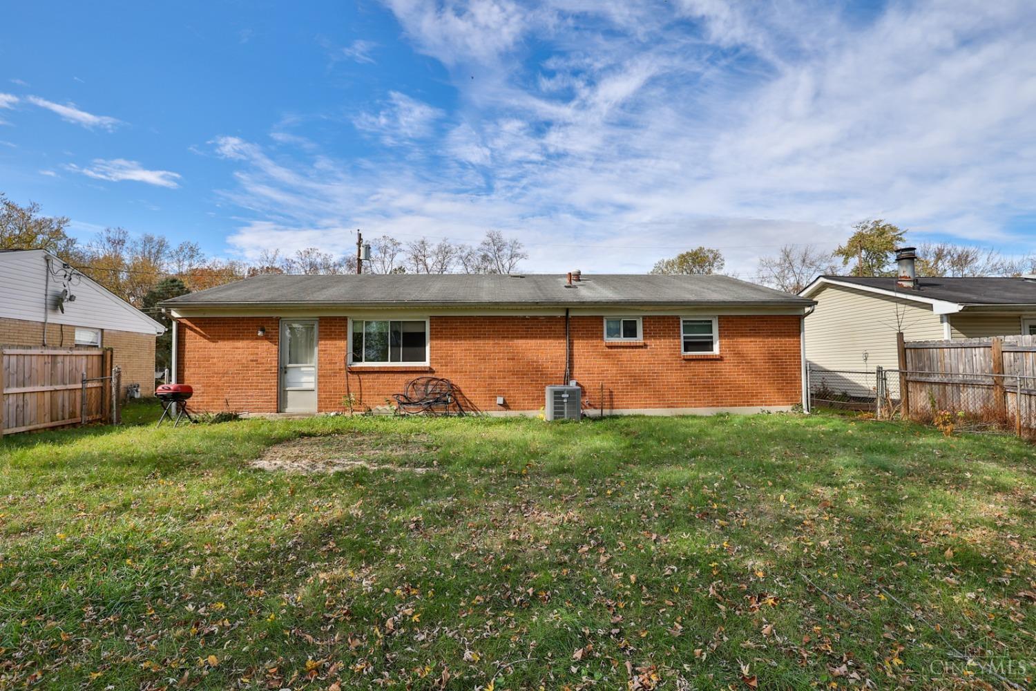 1025 Marbea Drive, Loveland, Ohio image 4