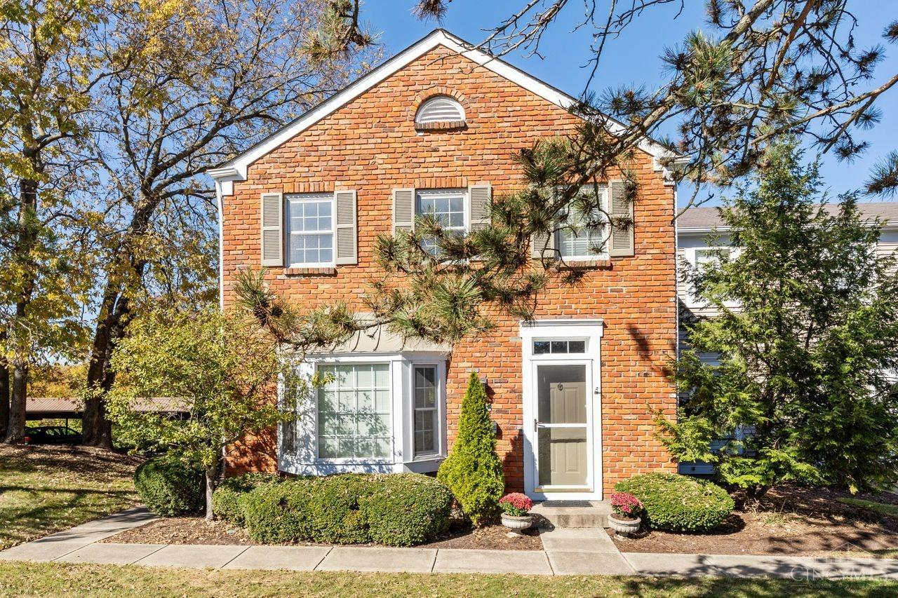 28 Twin Lakes Drive, Fairfield, Ohio image 1