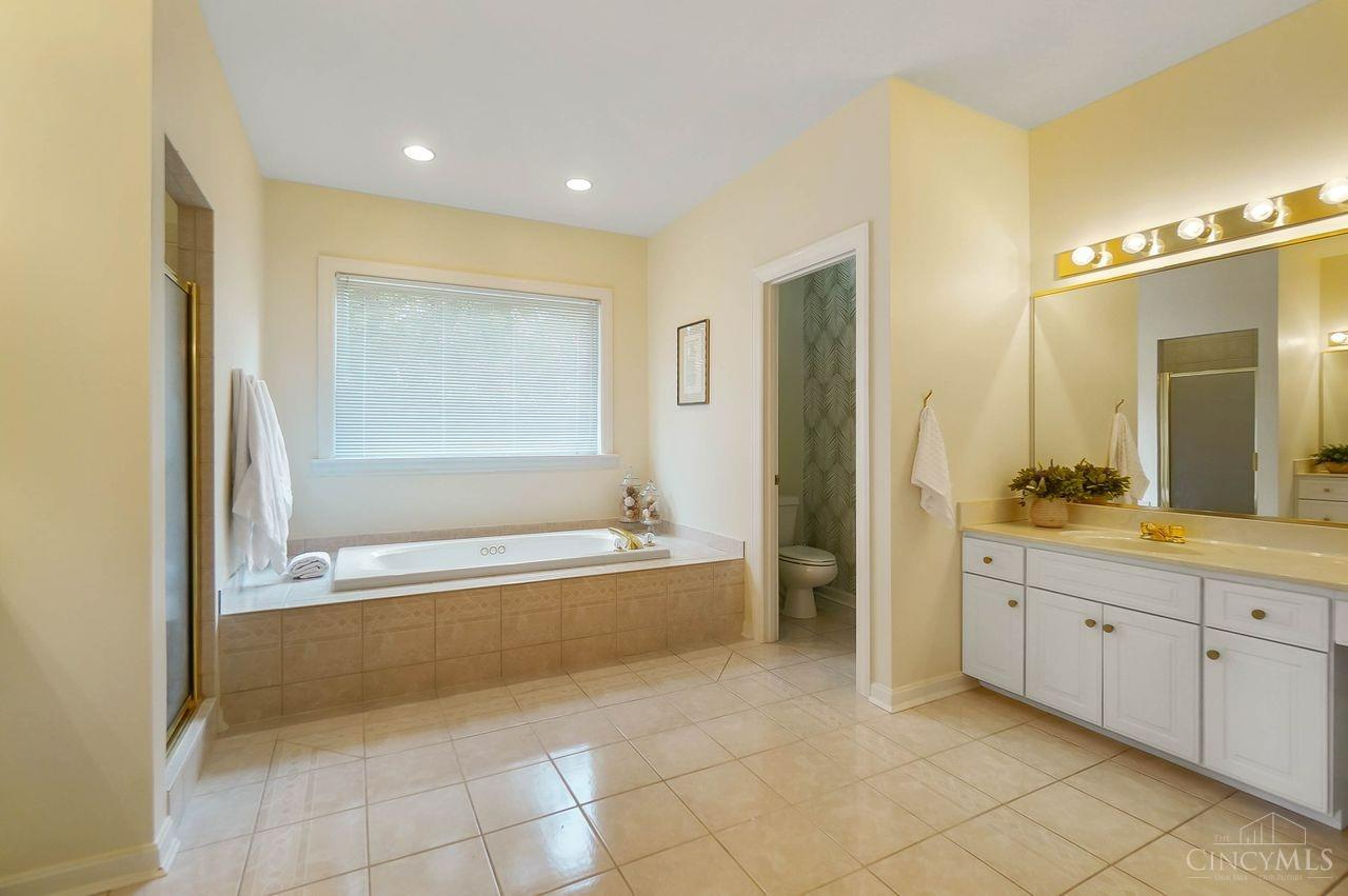 8630 Hetheridge Lane, Montgomery, Ohio image 35