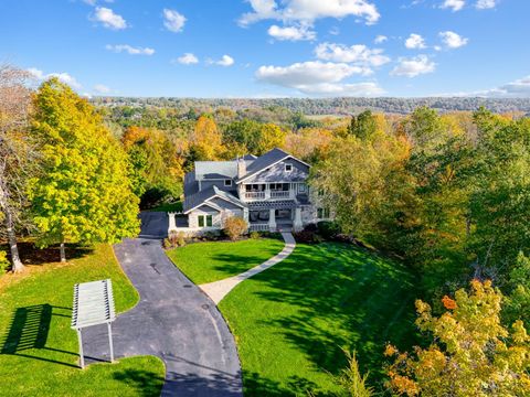 Photo of 5096 Riverview Dr Dr, South Lebanon, OH 45065 (MLS # 1853945)