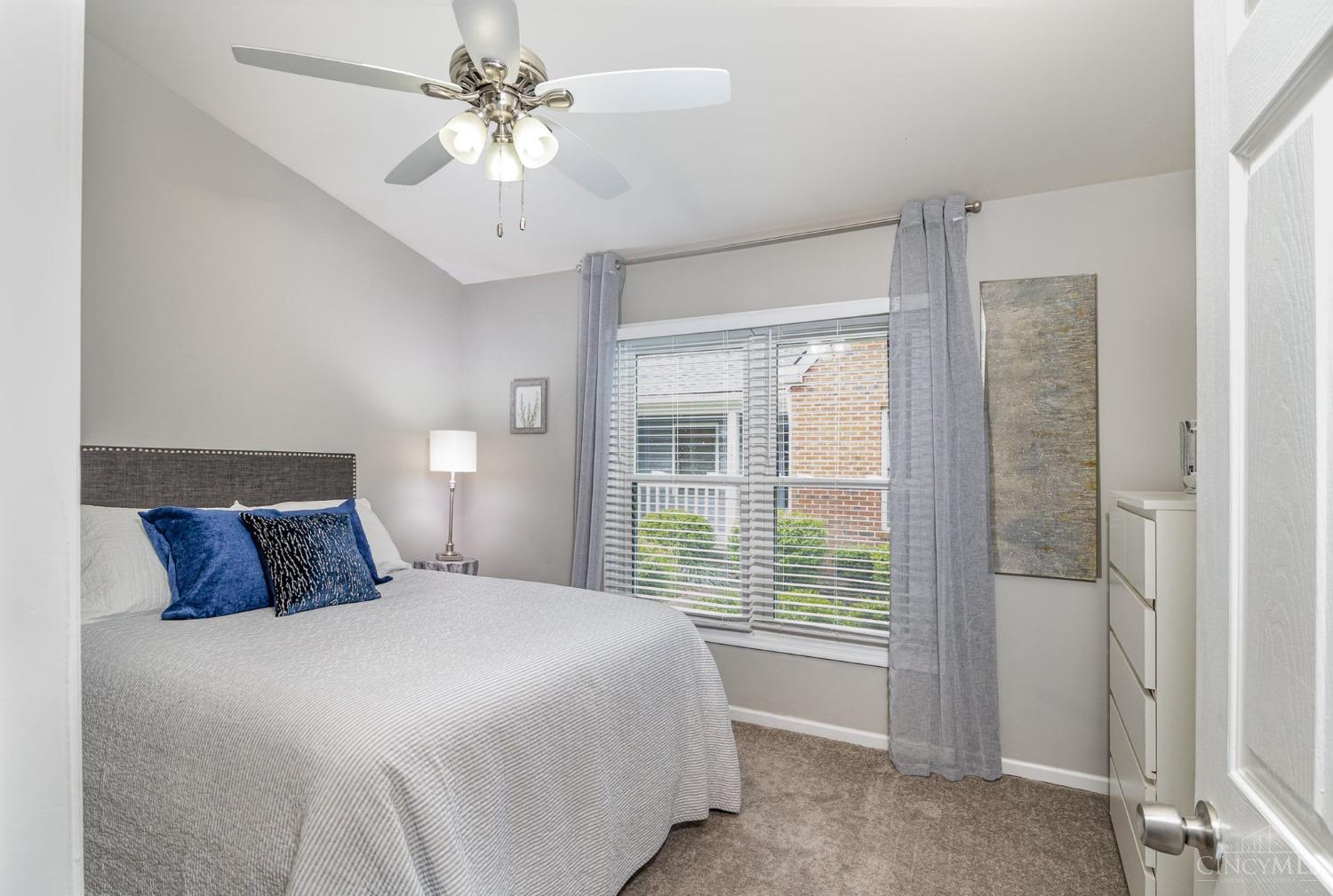 5469 Hanover Circle, Cincinnati, Ohio image 14