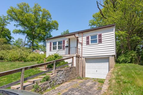 Photo of 1914 Ashbrook Drive, Cincinnati, OH 45238 (MLS # 1876340)