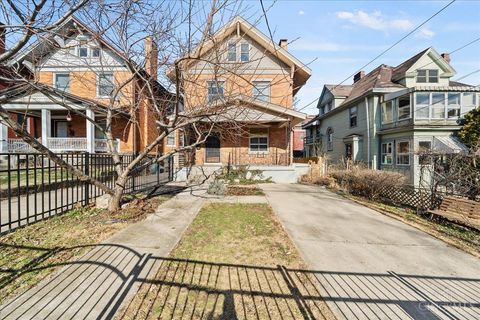 Photo of 268 McCormick Place, Cincinnati, OH 45219 (MLS # 1866235)