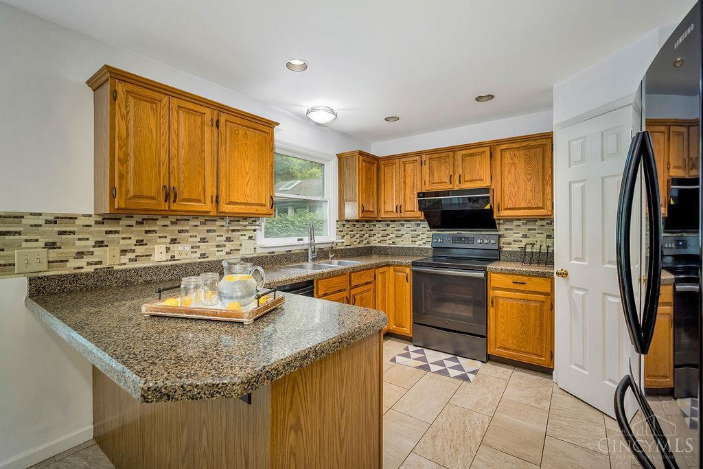 1481 Dana Drive, Oxford, Ohio image 9