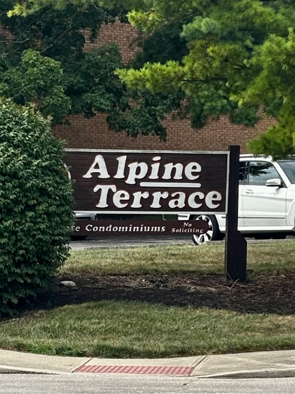 4901 Chalet Drive 305