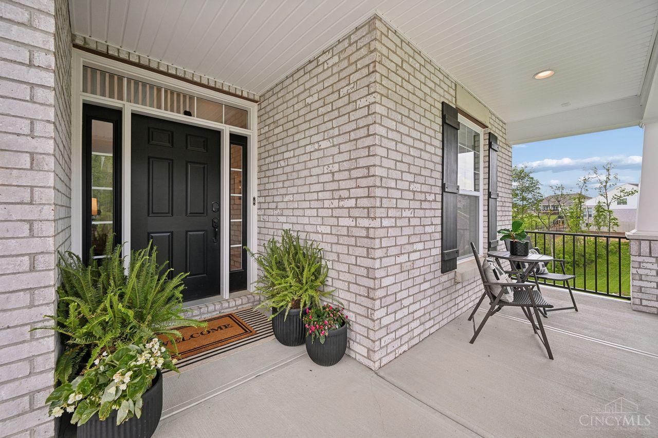 4929 Shadow Hawk Drive