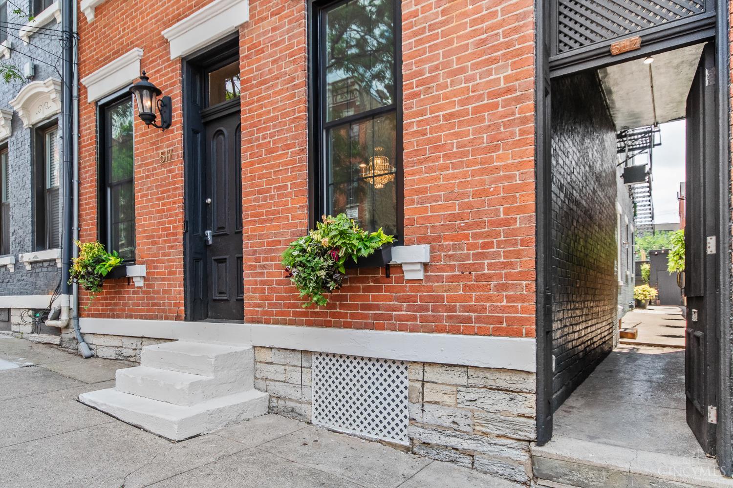 517 E Thirteenth Street