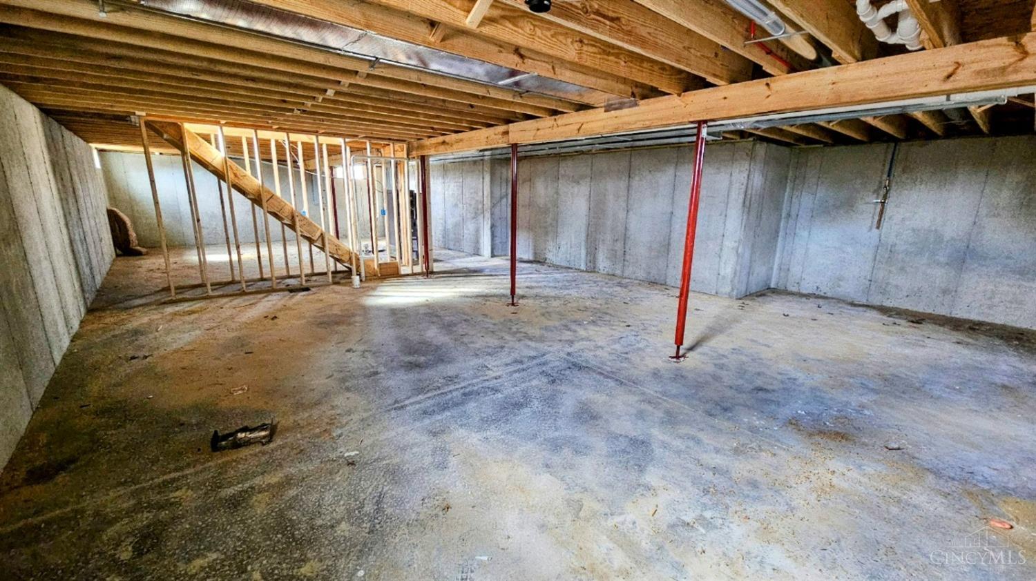 115 Creek Drive, Franklin, Ohio image 3