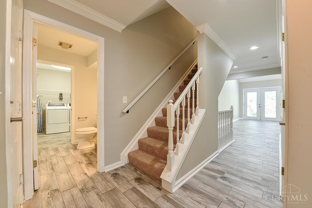 993 Wittshire Lane, Anderson Twp, Ohio image 2