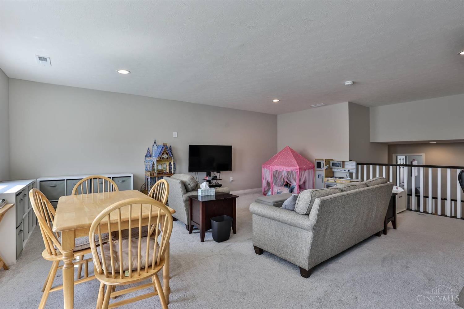 684 Newton Drive, Beavercreek, Ohio image 14