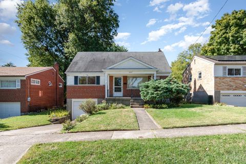 Photo of 3307 Glenmont Lane, Cincinnati, OH 45248 (MLS # 1858148)