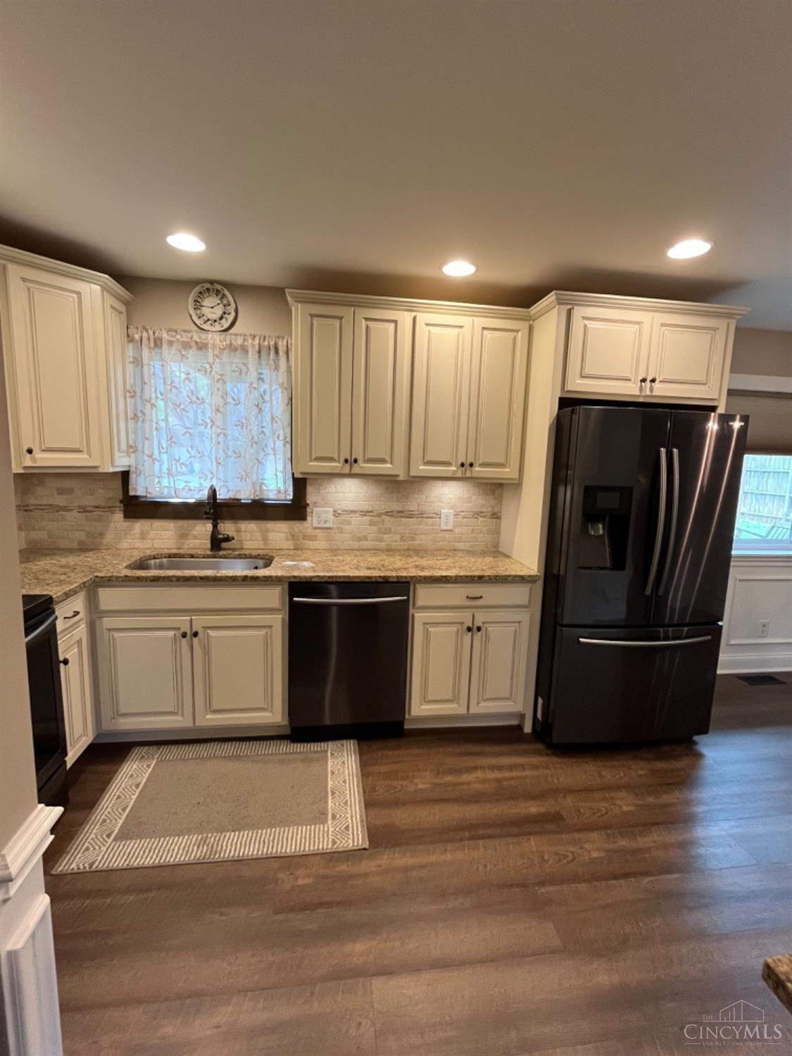 5631 Lake Michigan Drive, Fairfield, Ohio image 4
