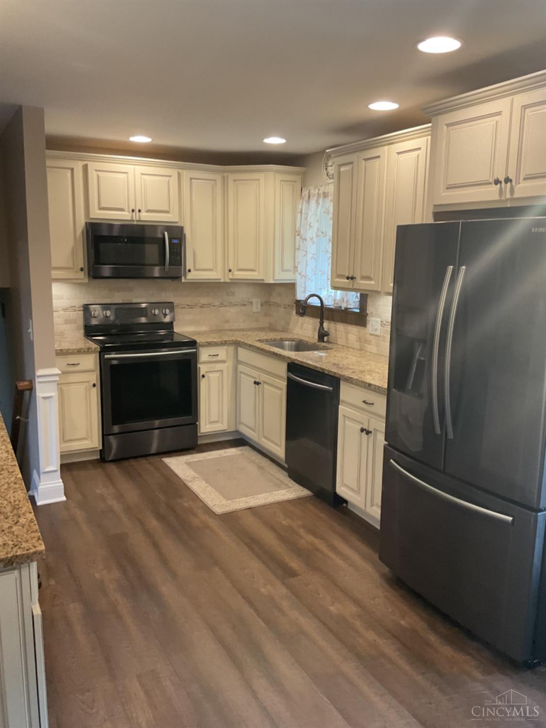 5631 Lake Michigan Drive, Fairfield, Ohio image 6