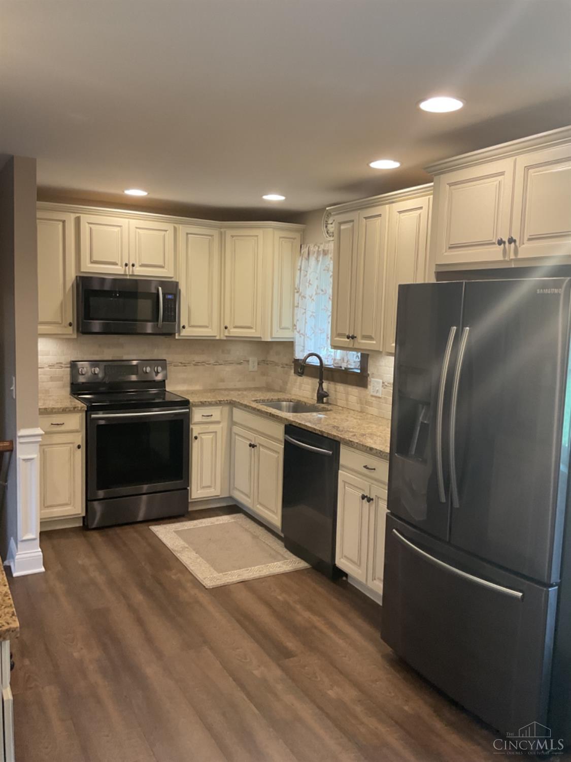 5631 Lake Michigan Drive, Fairfield, Ohio image 7