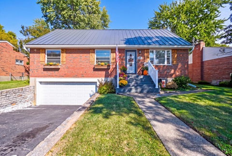 Photo of 2082 Rollingridge Lane, Cincinnati, OH 45238 (MLS # 1897258)