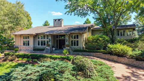 Photo of 736 Elsinboro Drive, Cincinnati, OH 45226 (MLS # 1894723)