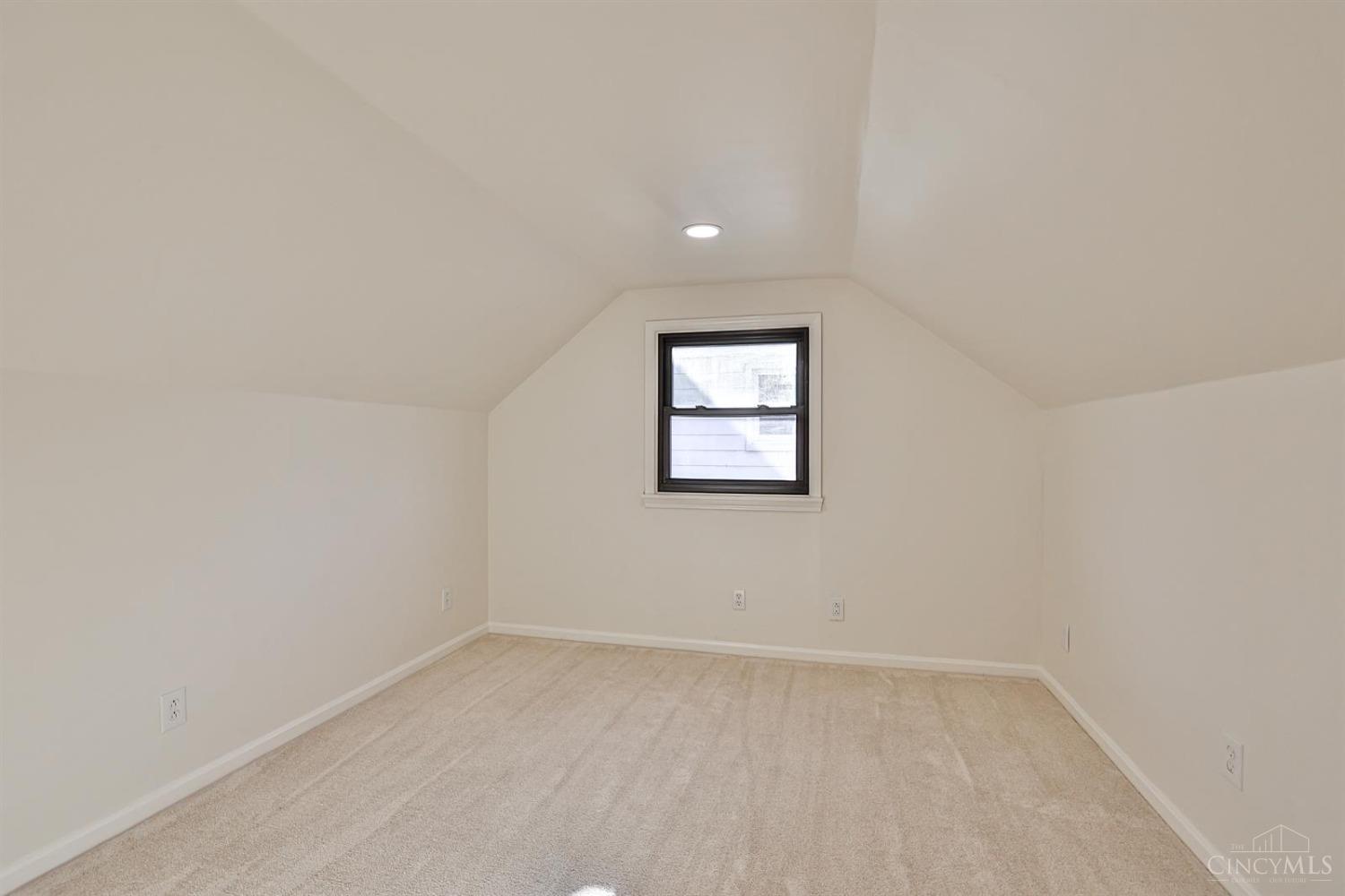 3862 Kilbourne Avenue, Cincinnati, Ohio image 17