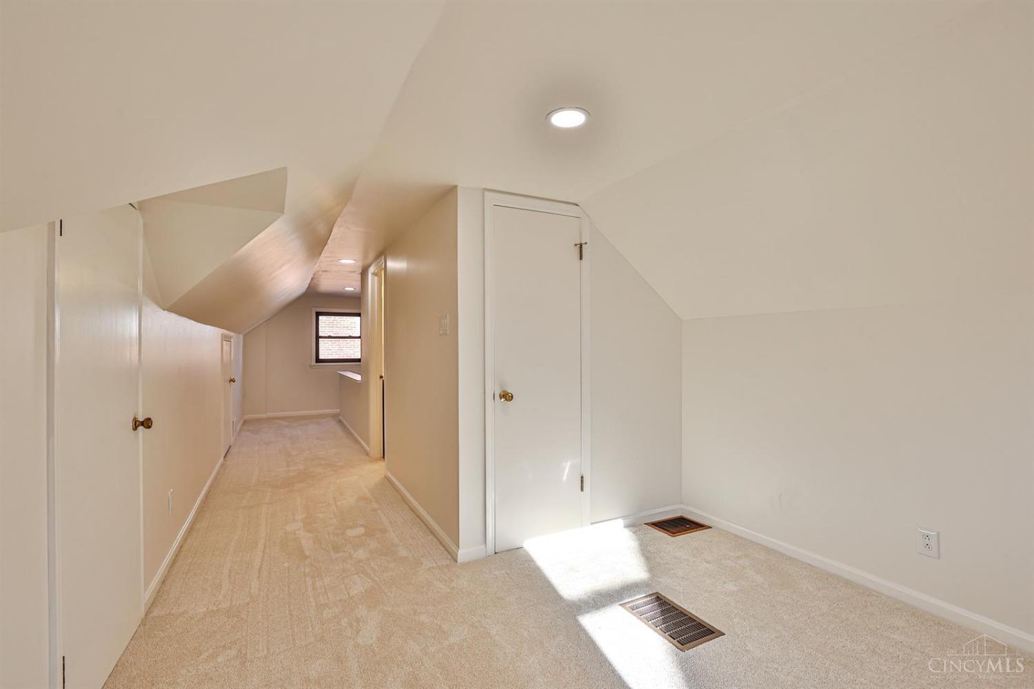 3862 Kilbourne Avenue, Cincinnati, Ohio image 18