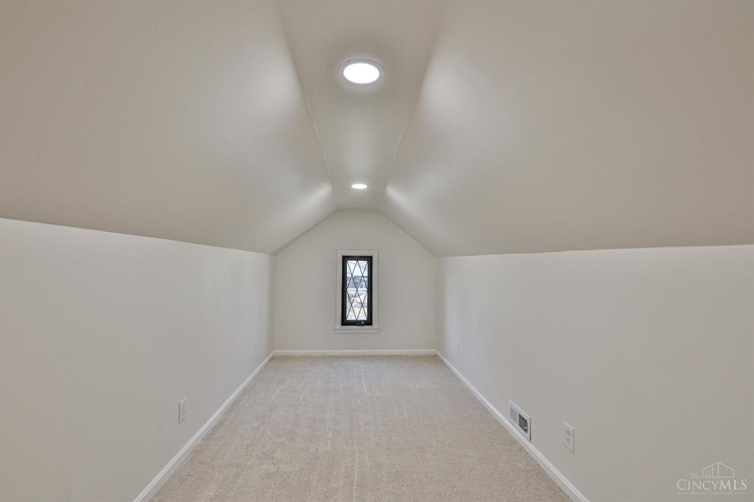 3862 Kilbourne Avenue, Cincinnati, Ohio image 19