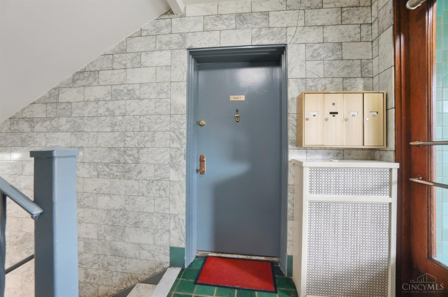 2210 Victory Parkway 102