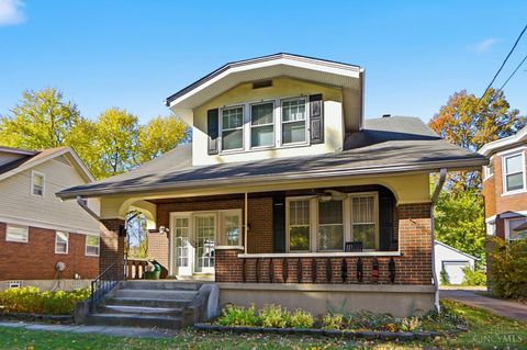 Photo of 6225 Aspen Avenue, Cincinnati, OH 45224 (MLS # 1861404)