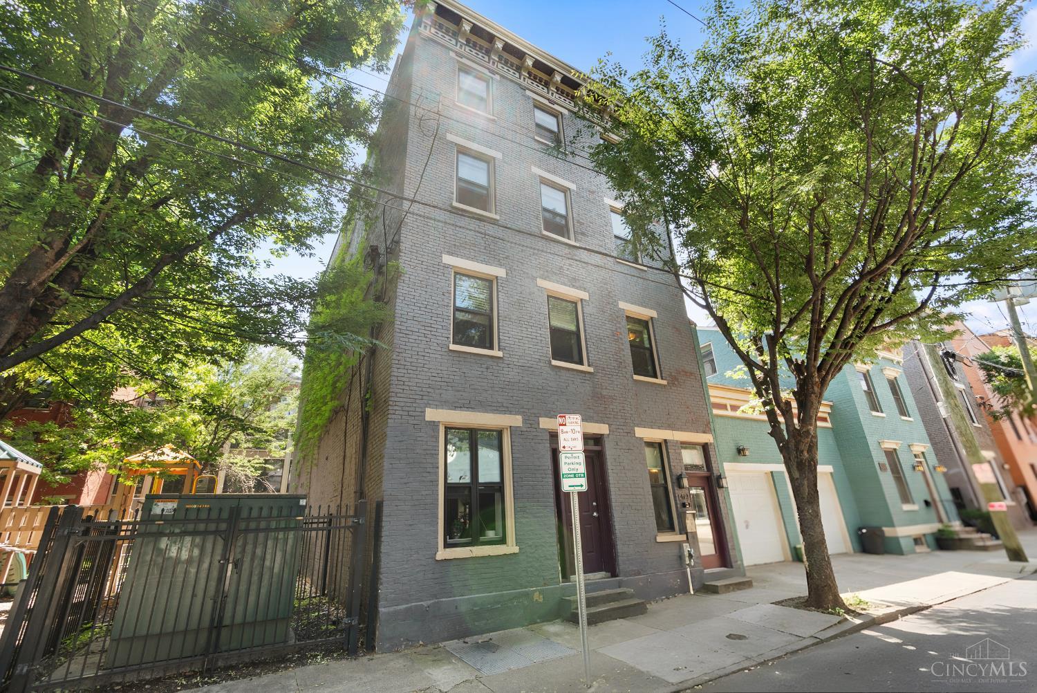 1412 republic Street 401
