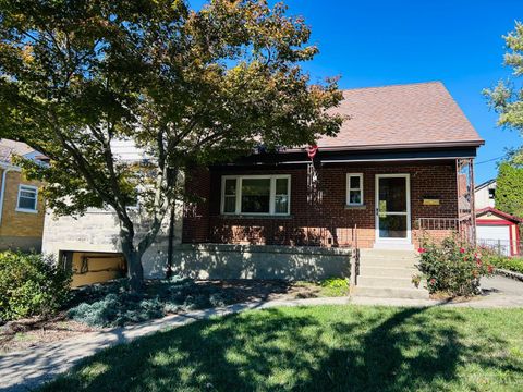 Photo of 3038 Veazey Avenue, Cincinnati, OH 45238 (MLS # 1860681)