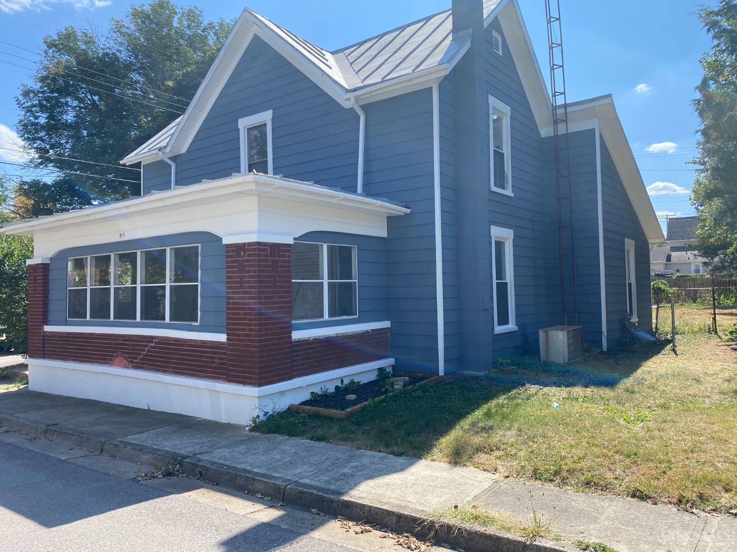 217 W Twin Street, Lewisburg, Ohio image 3